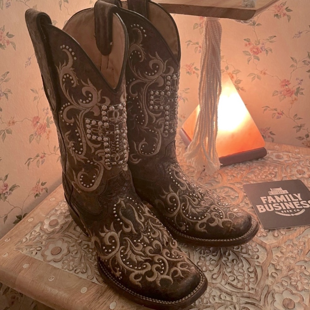 Corral Western Studded Boots Women’s 6.5